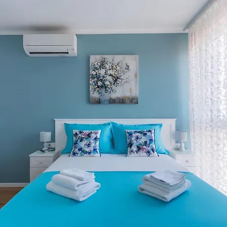 Amazing In With House Sea View